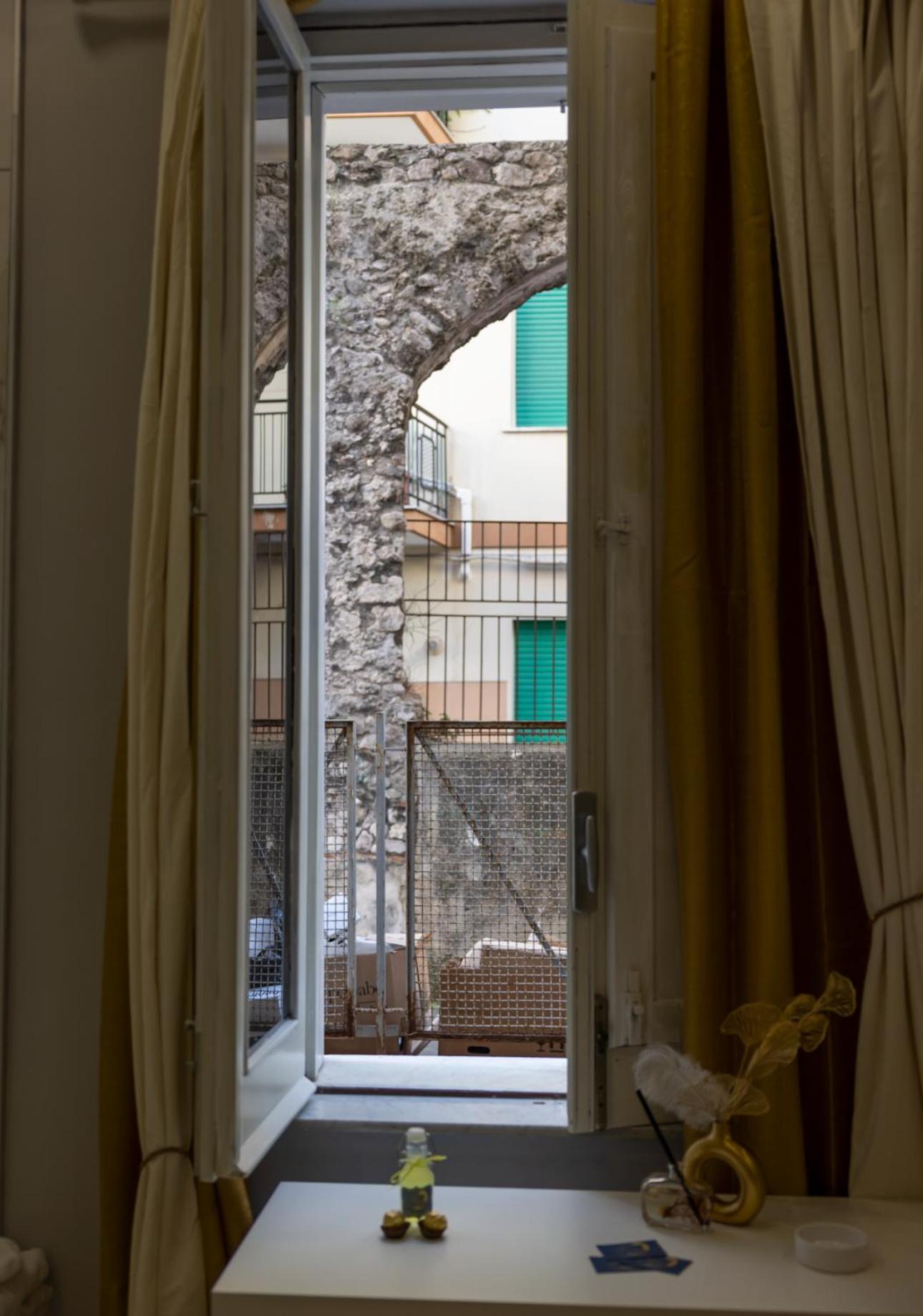 Enchanting Suites Salerno Esterno foto